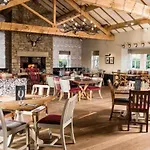The Queen's Arms 3*