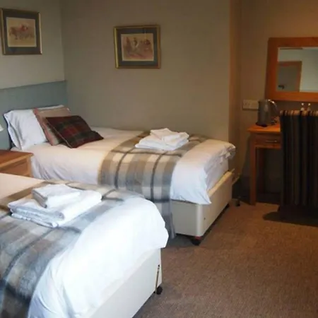 The Queen'S Arms Inn Hotel