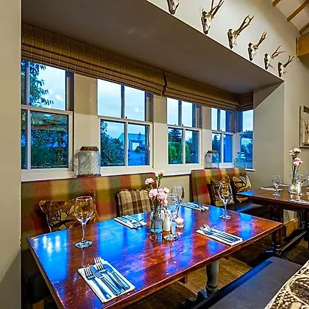 Отель The Queen's Arms 3*