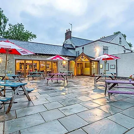 The Queen's Arms Отель