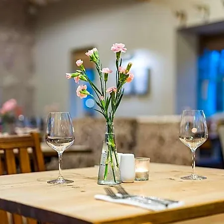 Отель The Queen's Arms 3*